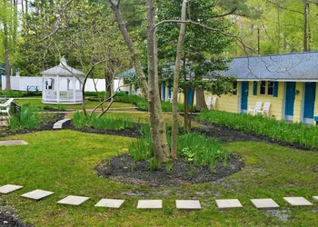 Meris Gardens Bethany hotel thumbnail 3