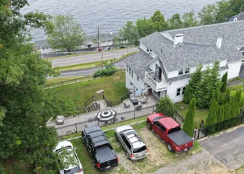 Belknap Point Inn hotel thumbnail 2