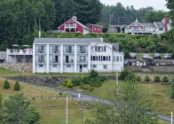Belknap Point Inn hotel thumbnail 4