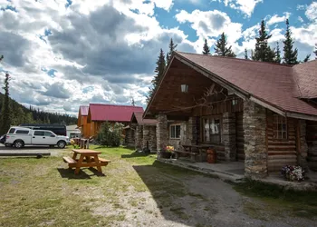 Northern Rockies Lodge hotel thumbnail 2