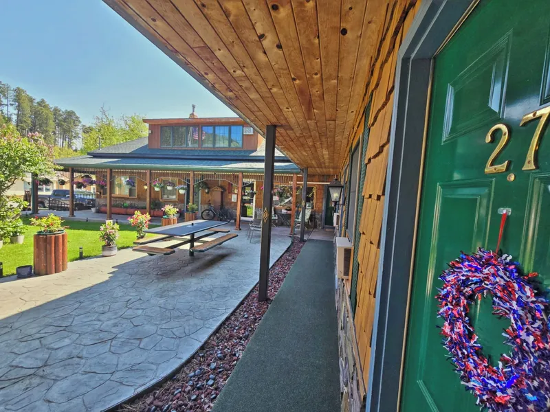 Cedar Wood Inn hotel detail image 6