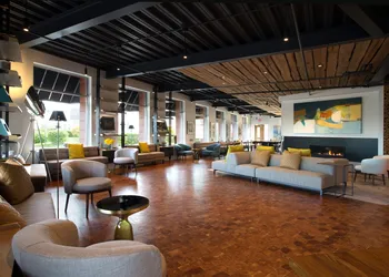 250 Main Hotel hotel thumbnail 3