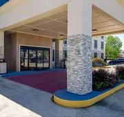Quality Inn & Suites Near Tanger Outlet Mall hotel detail image 5
