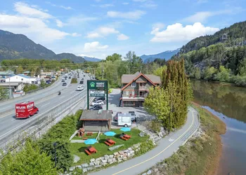 Squamish Adventure Inn hotel thumbnail 4
