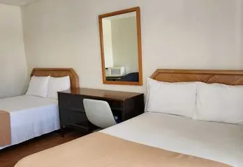 Chatham Motel hotel thumbnail 4