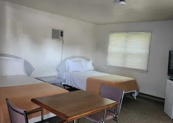 Chatham Motel hotel thumbnail 5