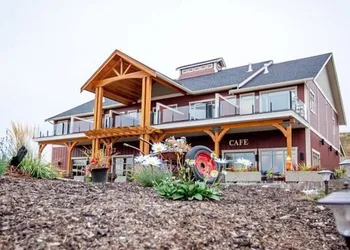 Hillcrest Farm Market B&B hotel thumbnail 2