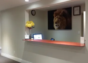 The Lion Inn & Suites hotel thumbnail 5