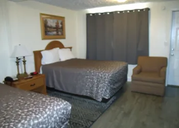 Turnpike Motel hotel thumbnail 7