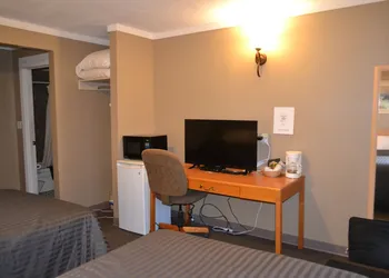 Ross Inn Motel hotel thumbnail 2