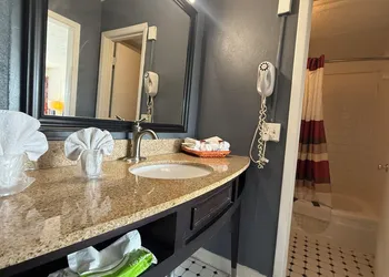 Budget Inn hotel thumbnail 7