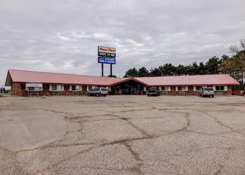 Bloomer Inn & Suites hotel thumbnail 2