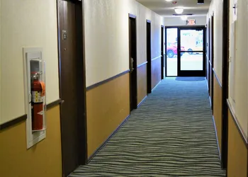 Bloomer Inn & Suites hotel thumbnail 6