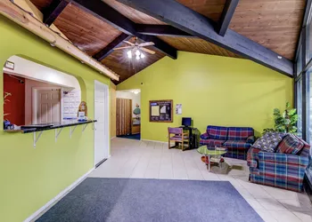 Bloomer Inn & Suites hotel thumbnail 8