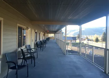 Yellowstone Big Rock Inn hotel thumbnail 2