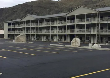 Yellowstone Big Rock Inn hotel thumbnail 5