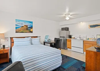 Surf & Sand Inn hotel thumbnail 5