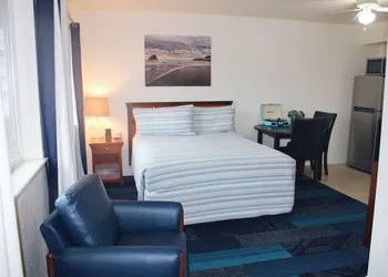 Surf & Sand Inn hotel thumbnail 8