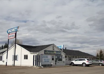 Bluebird Motel hotel thumbnail 2