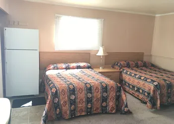 Bluebird Motel hotel thumbnail 6