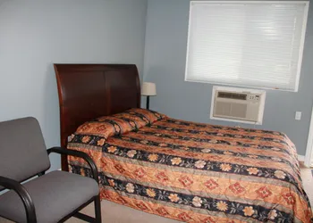 Bluebird Motel hotel thumbnail 7