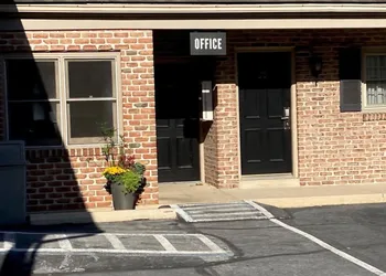Country Squire Inn and Suites hotel thumbnail 6
