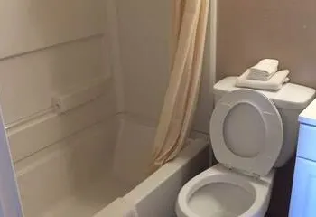 Colonial Motel hotel thumbnail 5