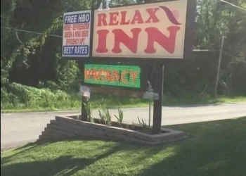 Relax Inn hotel thumbnail 2