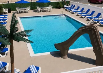 Beach Colony Motel hotel thumbnail 4