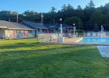 Barberry Court Motel hotel thumbnail 4