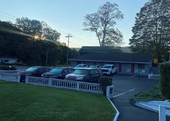 Barberry Court Motel hotel thumbnail 5