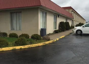 Days Inn & Suites by Wyndham Springfield OH hotel thumbnail 3