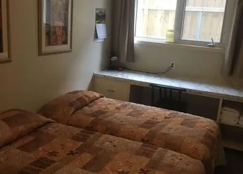 Laura's Lodge hotel thumbnail 5