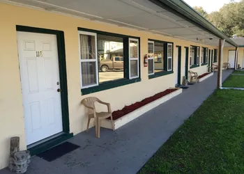 Withlacoochee Motel hotel thumbnail 2