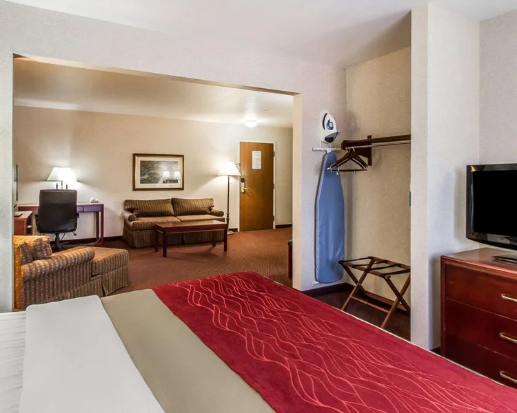 Quality Inn & Suites Fort Madison near Hwy 61 hotel detail image 6