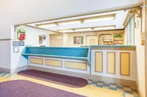 Super 8 by Wyndham Brooklyn hotel thumbnail 6
