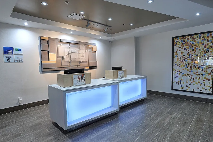 Holiday Inn Express & Suites Toronto Airport West by IHG hotel detail image 6