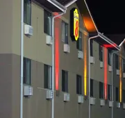 Super 8 by Wyndham Tuscaloosa hotel detail image 4