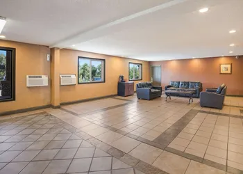 Rodeway Inn hotel thumbnail 3