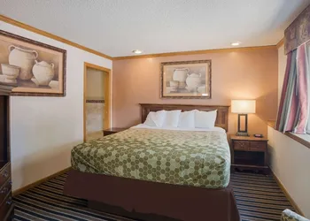 Rodeway Inn hotel thumbnail 6