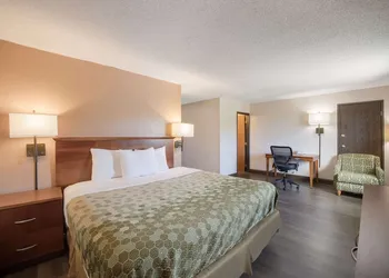 Rodeway Inn hotel thumbnail 7