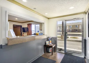 Super 8 by Wyndham Limon hotel thumbnail 4