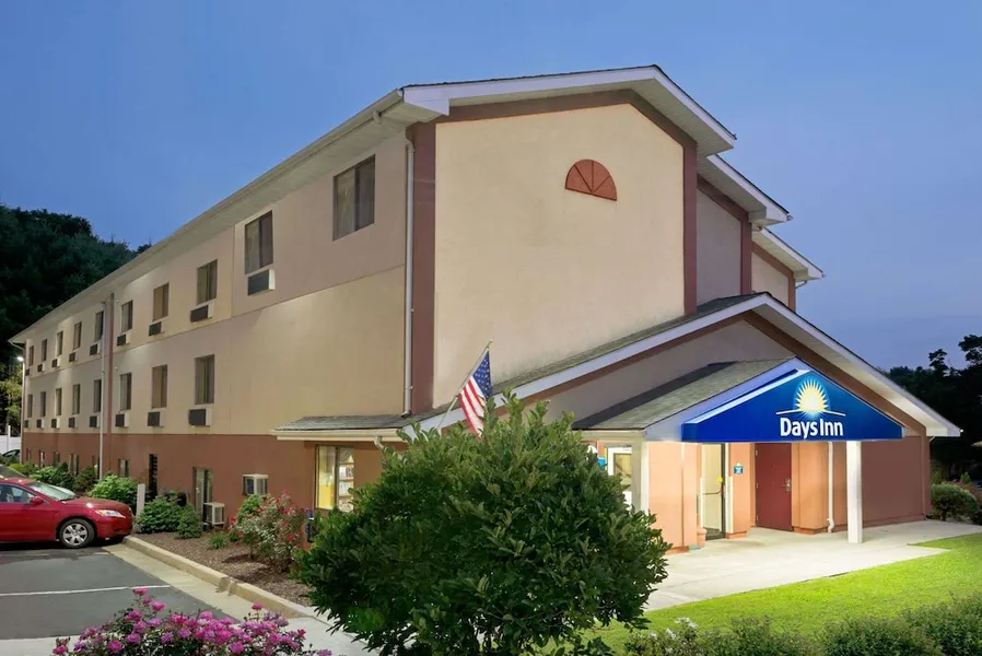 Days Inn by Wyndham Torrington hotel detail image 2