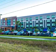 La Quinta Inn & Suites by Wyndham Clearwater South hotel detail image 3