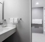 Courtyard by Marriott Tampa Brandon hotel detail image 7