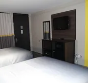 Super 8 by Wyndham Savannah hotel detail image 3