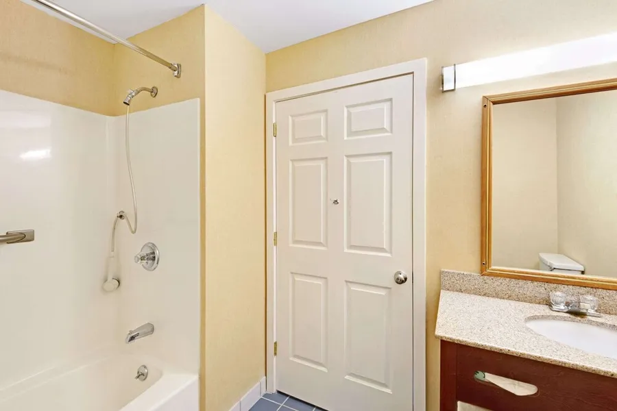 Ramada by Wyndham Kittery hotel detail image 6