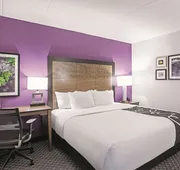La Quinta Inn & Suites by Wyndham Baltimore N / White Marsh hotel detail image 7