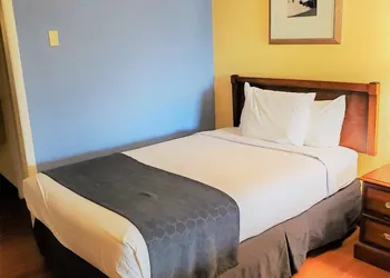 Days Inn by Wyndham Towson hotel thumbnail 2