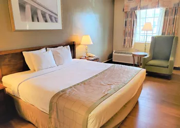 Days Inn by Wyndham Towson hotel thumbnail 3